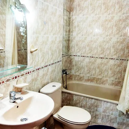Alloggio in famiglia Los Cristianos,room In A Shared